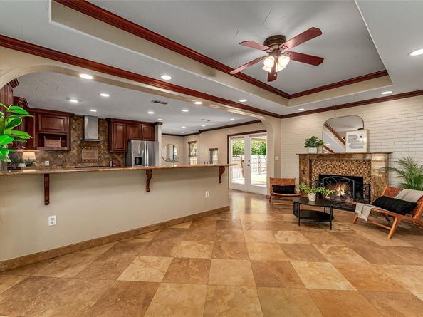 330 N Brighton Avenue , Dallas Texas 75208