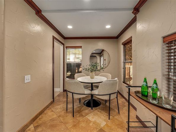 330 N Brighton Avenue , Dallas Texas 75208