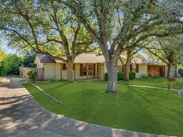 330 N Brighton Avenue , Dallas Texas 75208