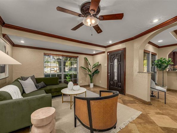 330 N Brighton Avenue , Dallas Texas 75208