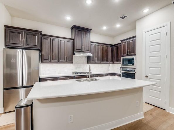 4805  Blackhawk Green Court , Arlington Texas 76005