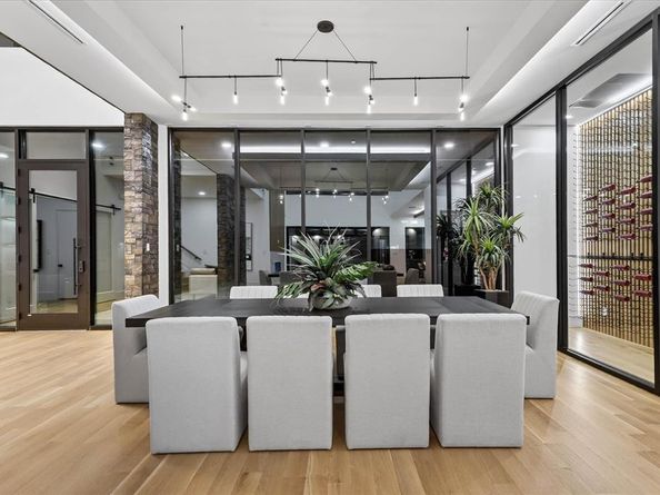 5723  Meletio Lane , Dallas Texas 75230