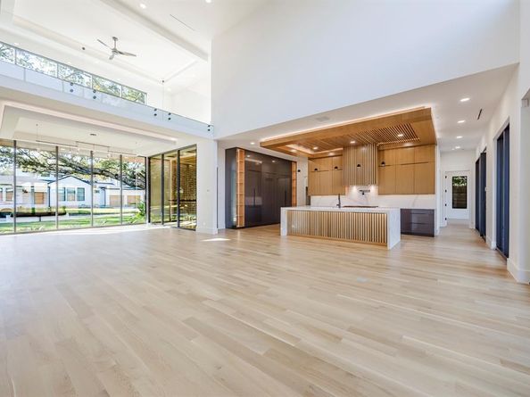 5723  Meletio Lane , Dallas Texas 75230