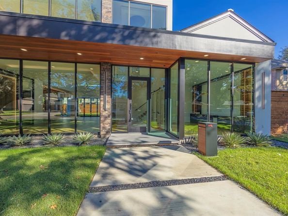 5723  Meletio Lane , Dallas Texas 75230