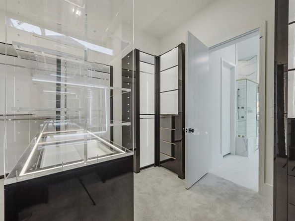 5723  Meletio Lane , Dallas Texas 75230