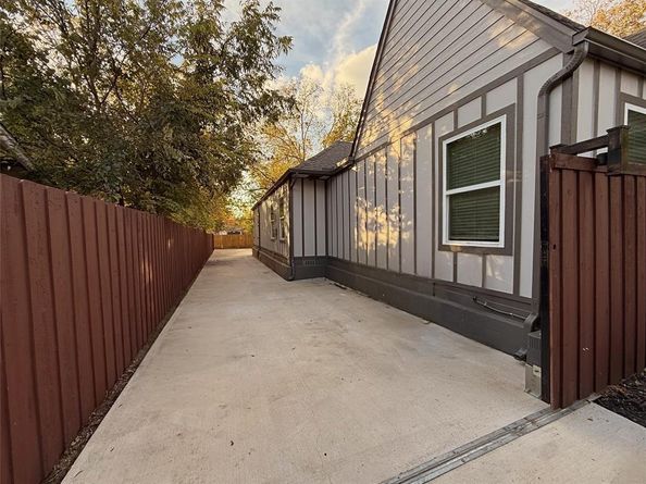 5227  Saint Charles Avenue , Dallas Texas 75223