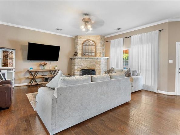 708  Canyon Creek Trail , Fort Worth Texas 76112