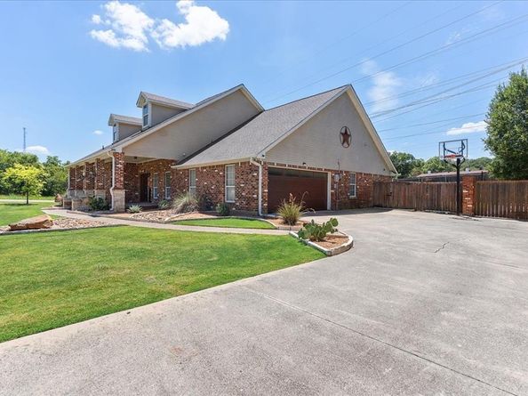 708  Canyon Creek Trail , Fort Worth Texas 76112