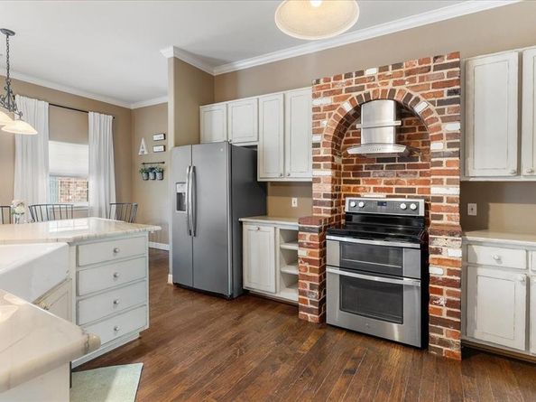 708  Canyon Creek Trail , Fort Worth Texas 76112