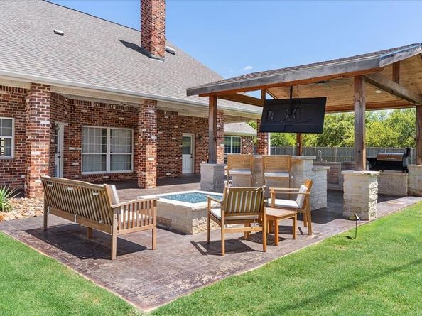 708  Canyon Creek Trail , Fort Worth Texas 76112