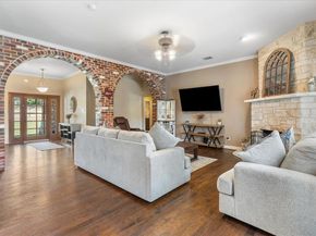 708  Canyon Creek Trail , Fort Worth Texas 76112