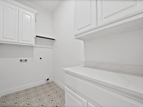 1023 E Allen Avenue , Fort Worth Texas 76104