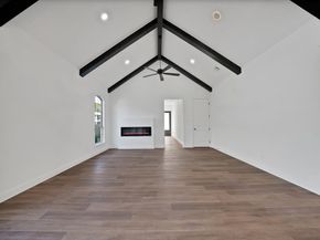 1023 E Allen Avenue , Fort Worth Texas 76104