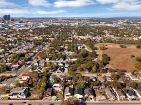 1023 E Allen Avenue , Fort Worth Texas 76104
