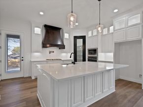 1023 E Allen Avenue , Fort Worth Texas 76104