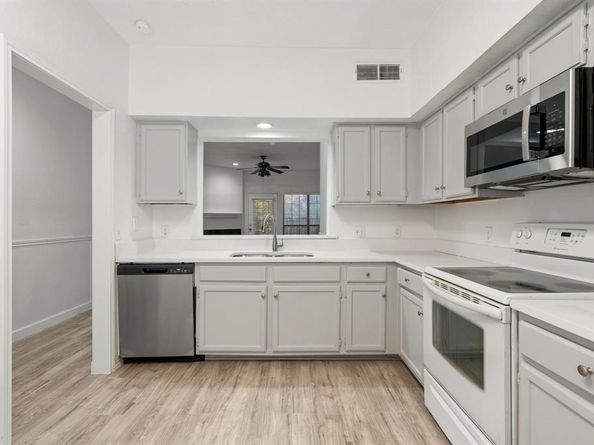 9601  Forest Lane  1311, Dallas Texas 75243