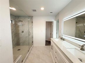 1912 E Branch Hollow Drive , Carrollton Texas 75007