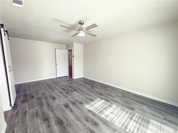 1912 E Branch Hollow Drive , Carrollton Texas 75007