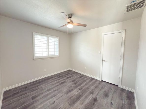 1912 E Branch Hollow Drive , Carrollton Texas 75007