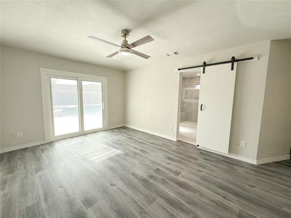 1912 E Branch Hollow Drive , Carrollton Texas 75007