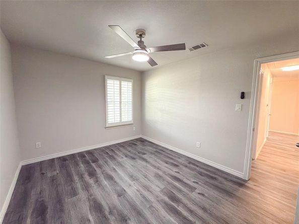 1912 E Branch Hollow Drive , Carrollton Texas 75007