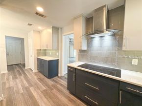 1912 E Branch Hollow Drive , Carrollton Texas 75007