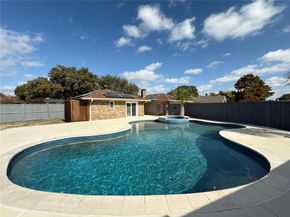 1912 E Branch Hollow Drive , Carrollton Texas 75007