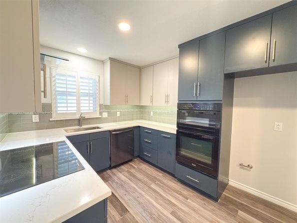 1912 E Branch Hollow Drive , Carrollton Texas 75007