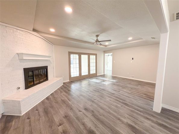 1912 E Branch Hollow Drive , Carrollton Texas 75007