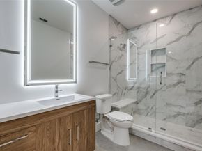 1018  Grandview Avenue , Dallas Texas 75223