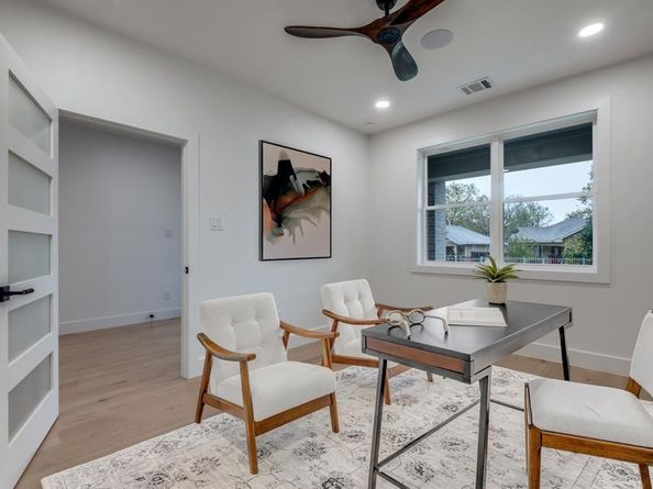 1018  Grandview Avenue , Dallas Texas 75223