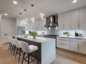 1018  Grandview Avenue , Dallas Texas 75223