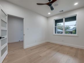 1018  Grandview Avenue , Dallas Texas 75223