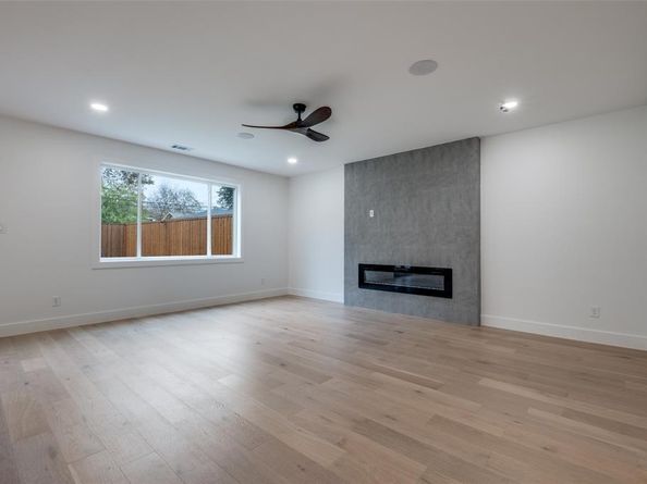 1018  Grandview Avenue , Dallas Texas 75223