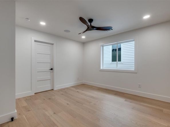 1018  Grandview Avenue , Dallas Texas 75223