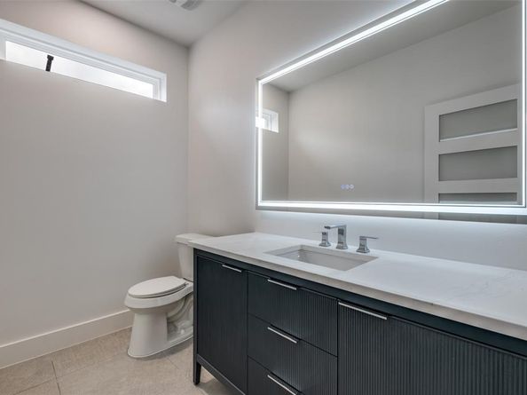 1018  Grandview Avenue , Dallas Texas 75223