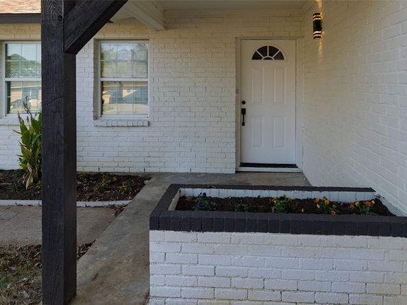 345  Claudia Street , Arlington Texas 76010