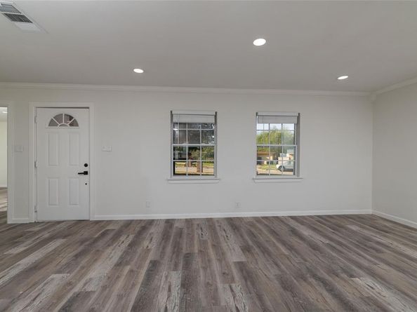 345  Claudia Street , Arlington Texas 76010