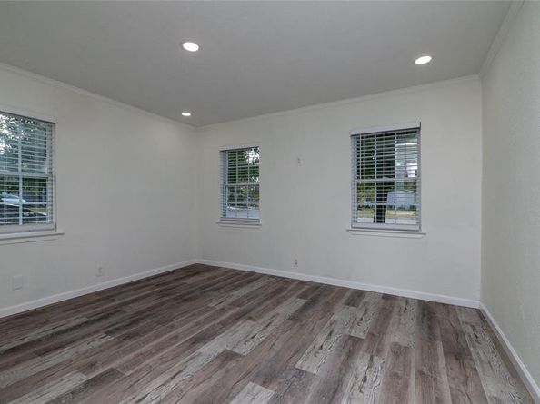 345  Claudia Street , Arlington Texas 76010