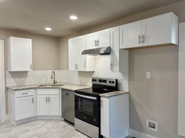 915  Hartsdale Drive , Dallas Texas 75211