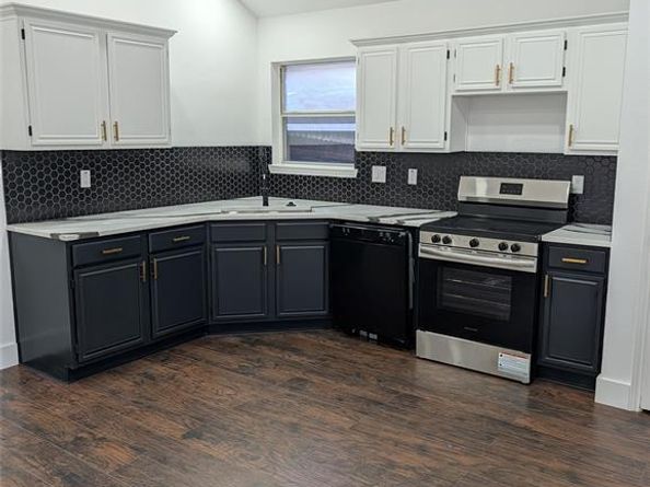 1310  Rosewood Lane , Lancaster Texas 75146