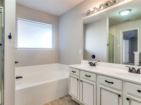 941  La Sierra Drive , Crowley Texas 76036