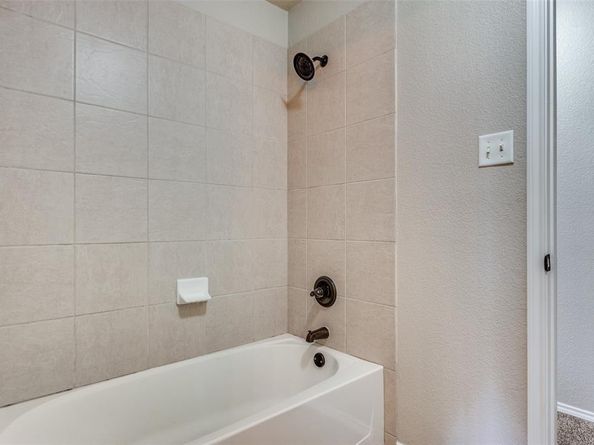 941  La Sierra Drive , Crowley Texas 76036