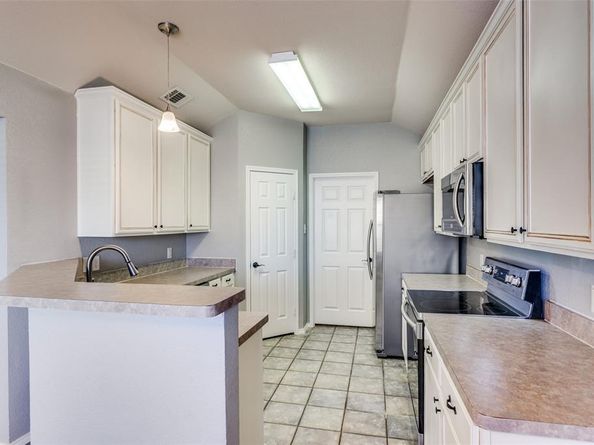 941  La Sierra Drive , Crowley Texas 76036