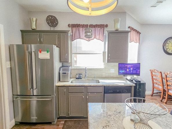 1812  Haley Circle , Carrollton Texas 75006