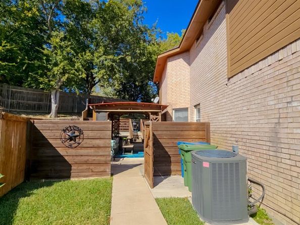 1812  Haley Circle , Carrollton Texas 75006