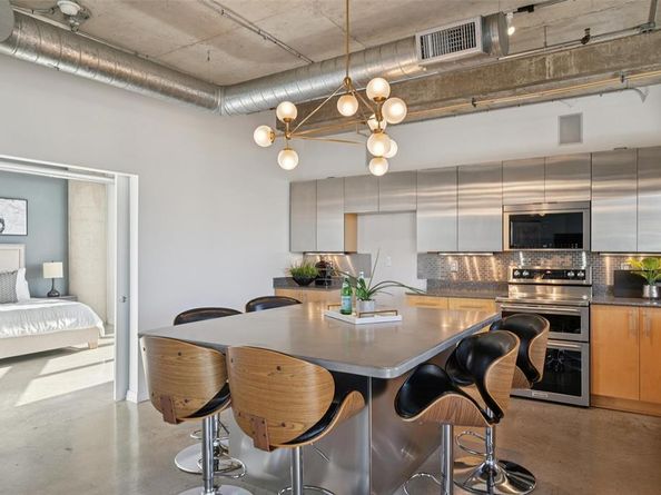 1001  Belleview Street  705, Dallas Texas 75215