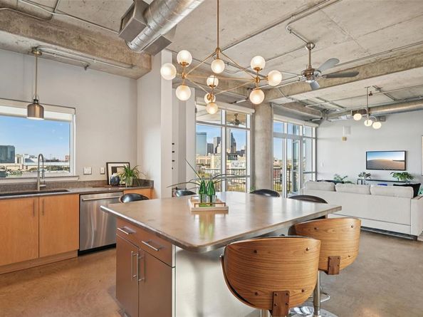 1001  Belleview Street  705, Dallas Texas 75215