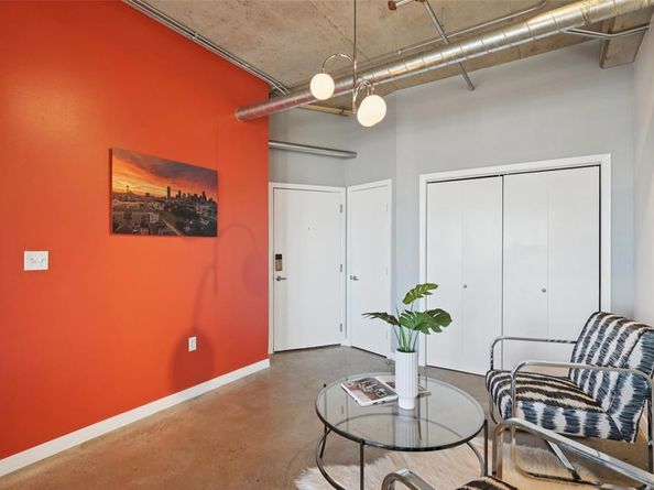 1001  Belleview Street  705, Dallas Texas 75215