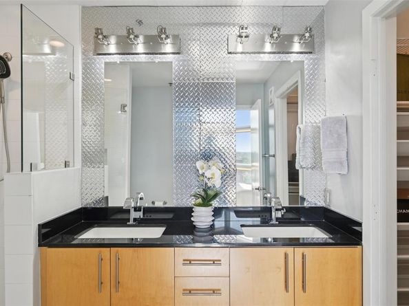 1001  Belleview Street  705, Dallas Texas 75215